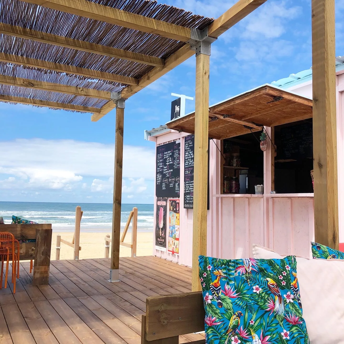 cabane-de-plage-le-pit-on-the-beach-restauration-ambulante-vente-emporter-mimizan-plage